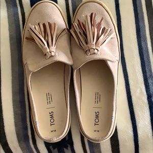 Tom’s Slip-ons